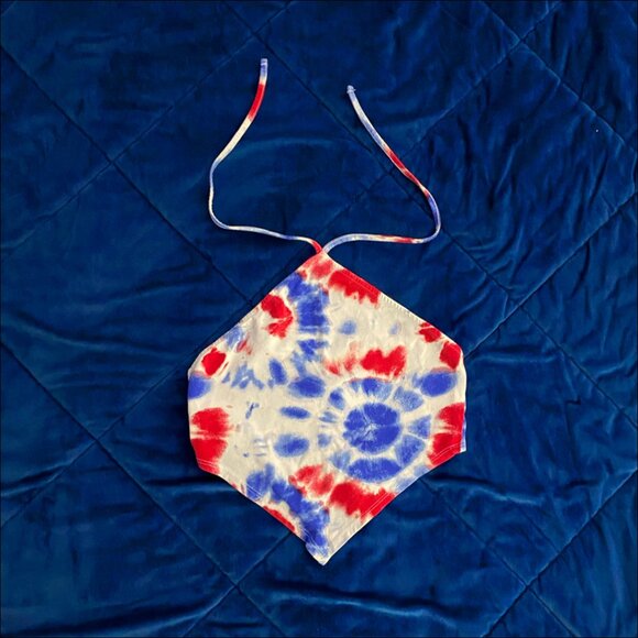 H&M Red + White + Blue Tie Dye Patterned Tied Halterneck Cropped V-Hem Top - Picture 1 of 4